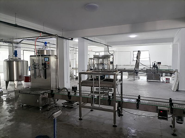 廣西腐植酸液體水溶肥生產(chǎn)線設(shè)備 250桶/時(shí)液態(tài)肥灌裝生產(chǎn)設(shè)備